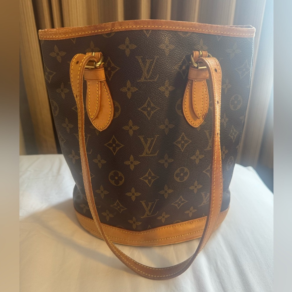 Authentic Louis Vuitton Brown canvas Monogram Bucket petit PM Bag